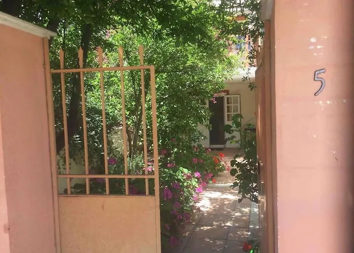 Apartament Romantic Getaway Save